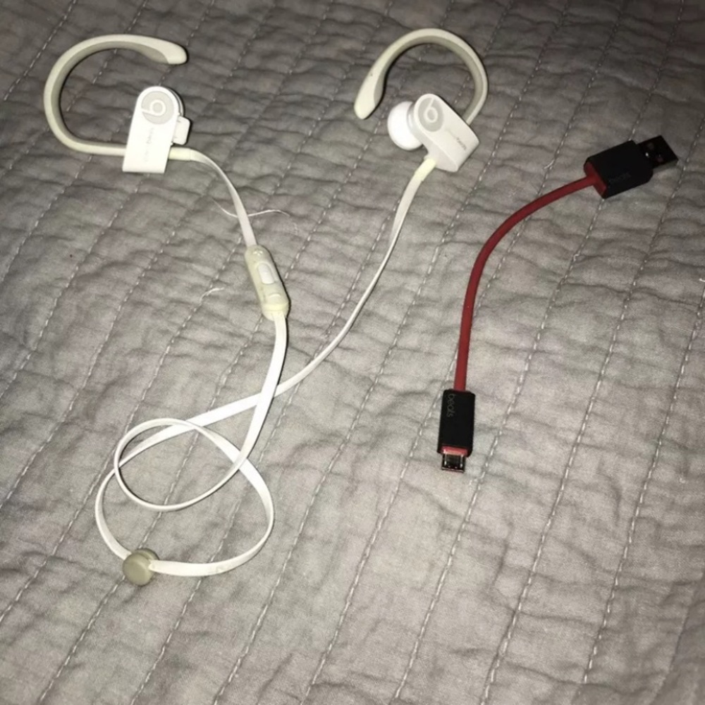 Wireless beat by Dr.Dre